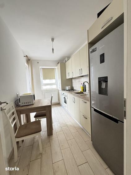 Apartament cu 3 camere în Tractorul
