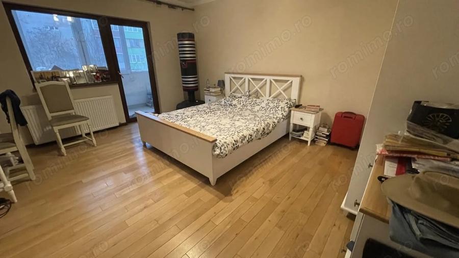 Apartament cu 4 camere decomandat în Bucovina