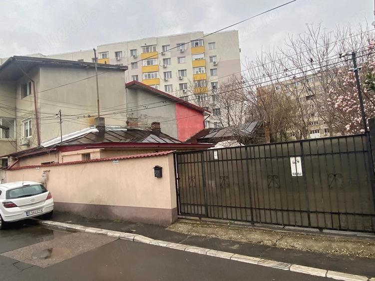 Casă cu Teren 242 Mp în Rahova
