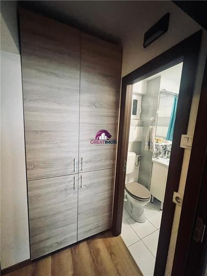 Apartament cu 2 camere decomandat, mobilat în Republicii