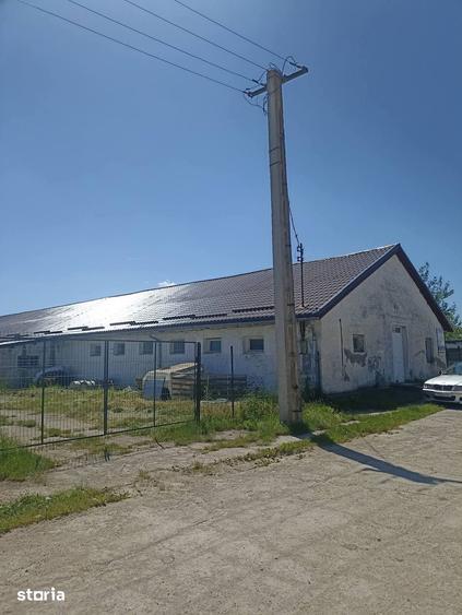 Spațiu comercial, de 900 mp, în Ilieni