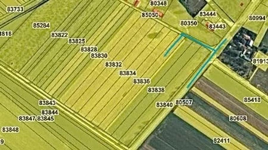 Teren de 4000 mp, în Central