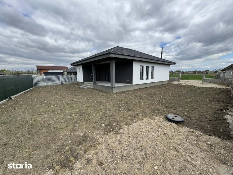Casă cu 3 camere cu Teren 450 Mp în Lazuri