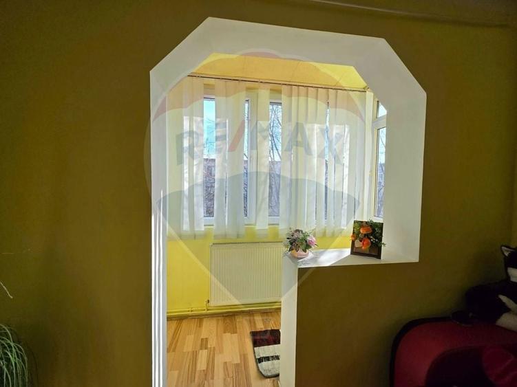 Apartament cu 2 camere semidecomandat în Cetății