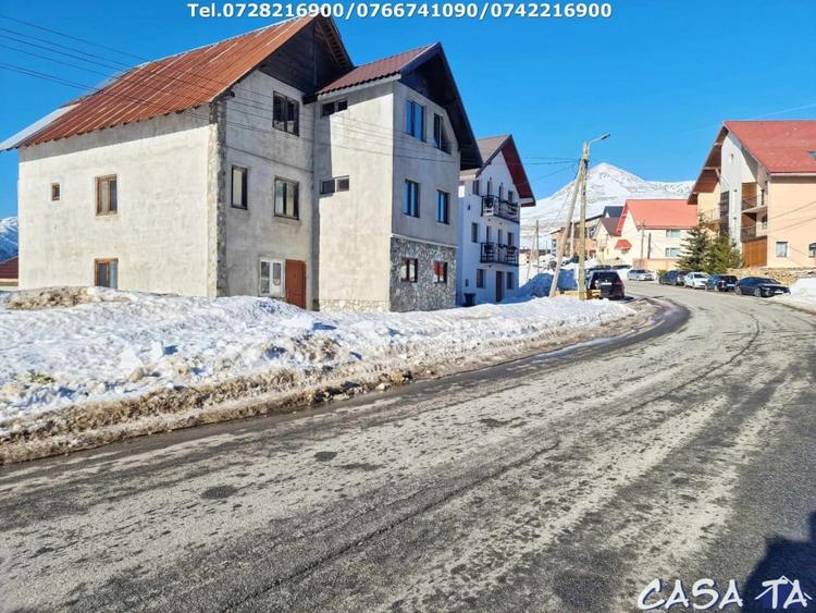 Duplex cu 6 camere cu Teren 250 Mp în Rânca