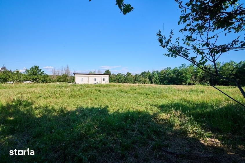 Casă cu 1 camere cu Teren 1100 Mp în Budeasa