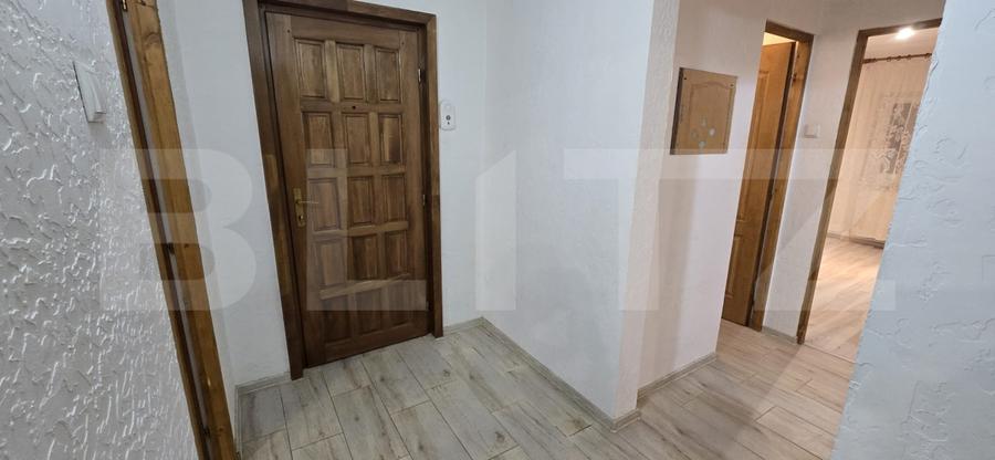 Apartament cu 3 camere decomandat, mobilat în Micro 17