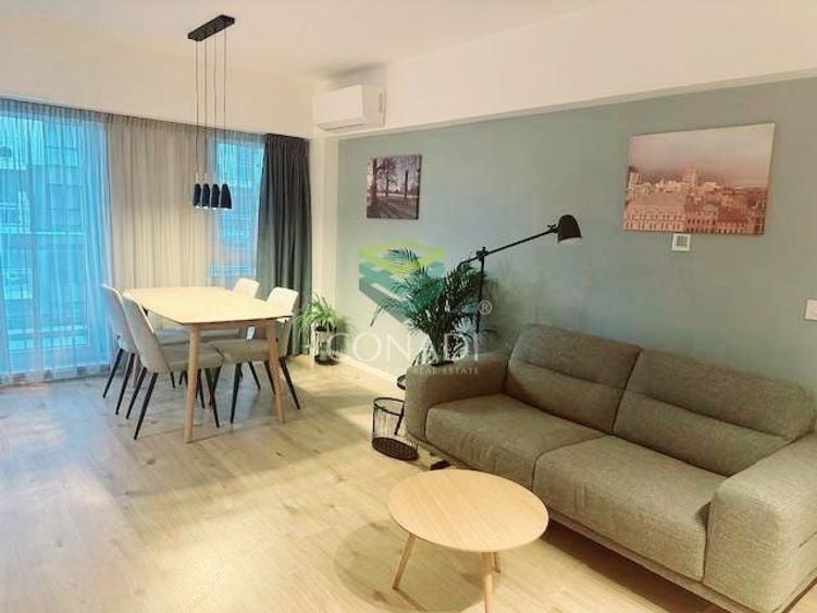 Apartament cu 3 camere semidecomandat în Aviației