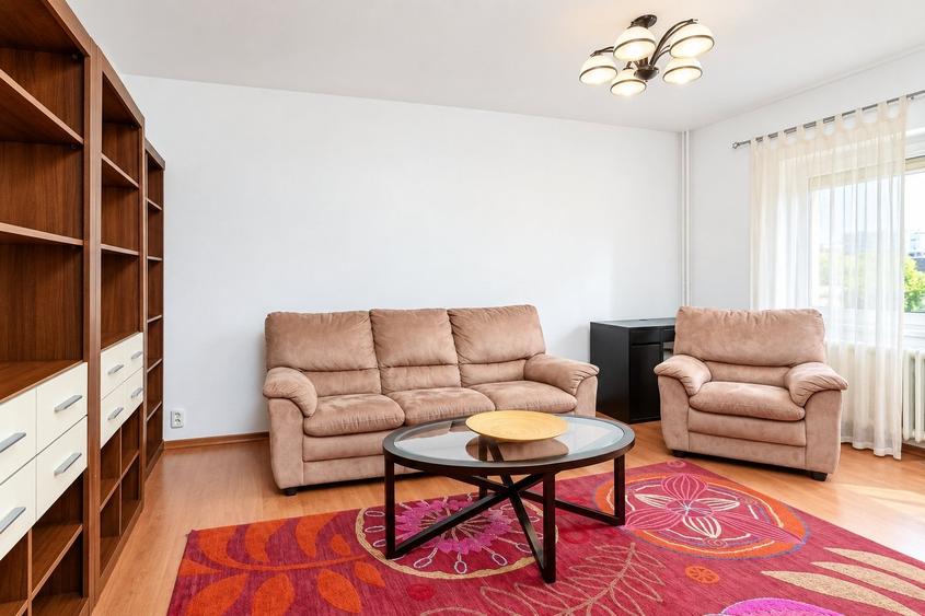 Apartament cu 3 camere decomandat, mobilat în Vitan Mall