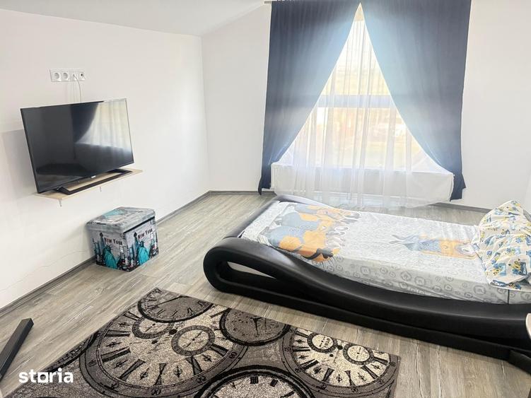 Casă cu 5 camere cu Teren 535 Mp în Aninoasa