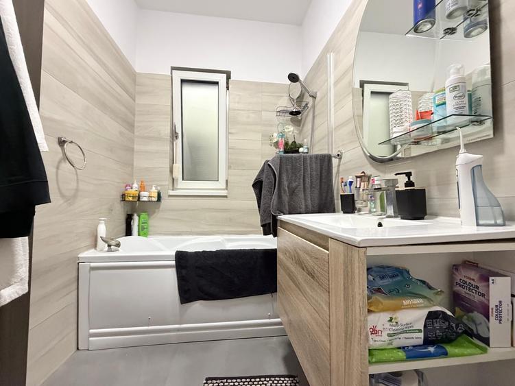Apartament cu 3 camere decomandat în Braytim