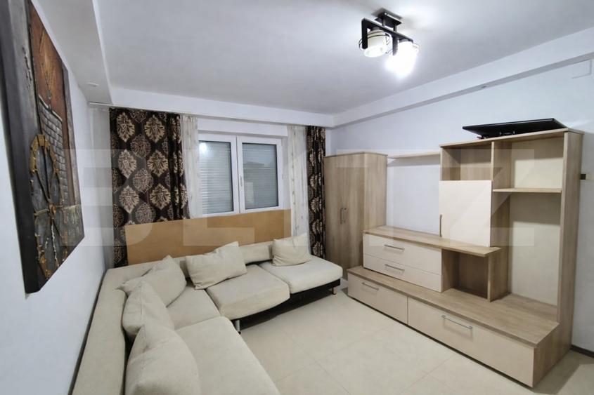 Apartament cu 2 camere semidecomandat, mobilat în Cugir