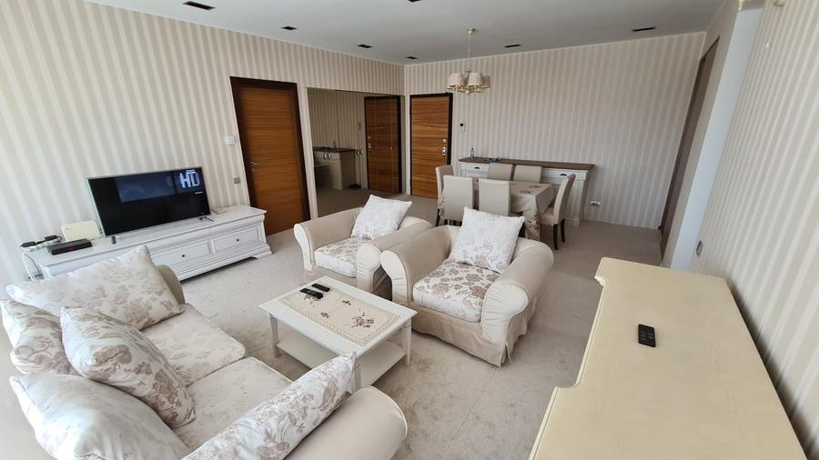 Apartament cu 3 camere semidecomandat în Herăstrău