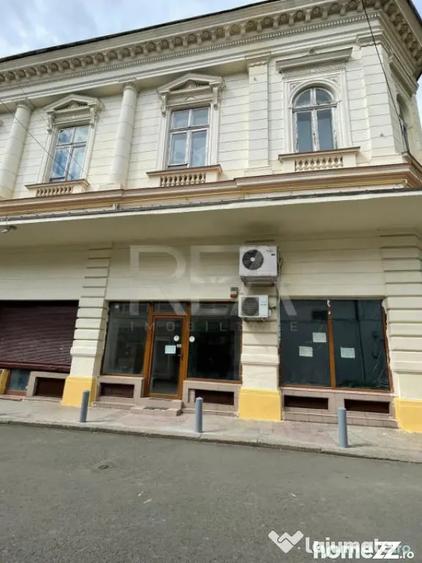 Casă cu 60 camere cu Teren 687 Mp în Unirii