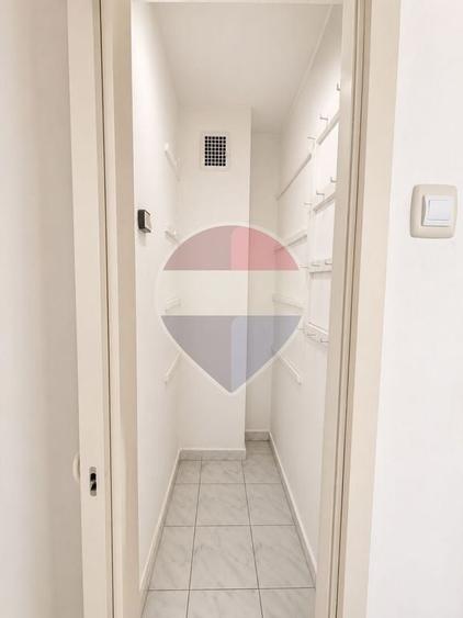 Apartament cu 2 camere semidecomandat în Giurgiului