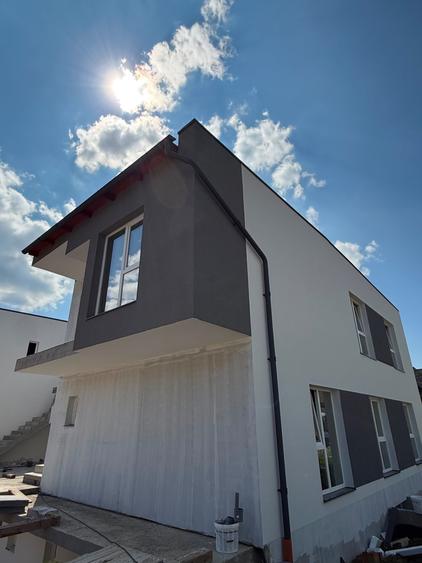 Apartament cu 4 camere decomandat în Ultracentral