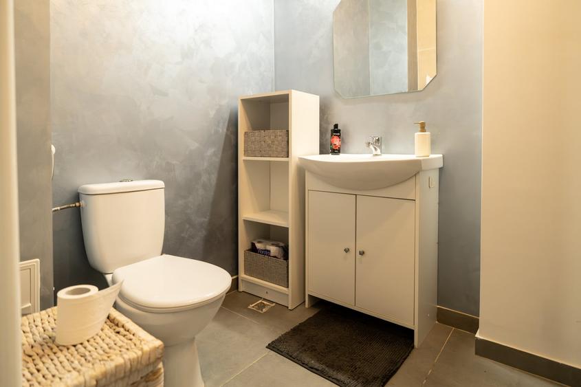 Apartament cu 2 camere decomandat, mobilat în Florești