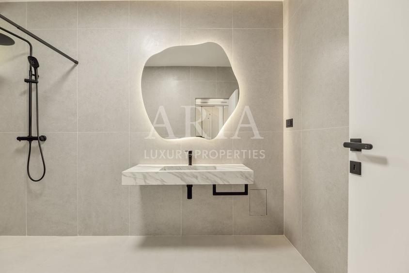 Casă cu 6 camere cu Piscina în Băneasa