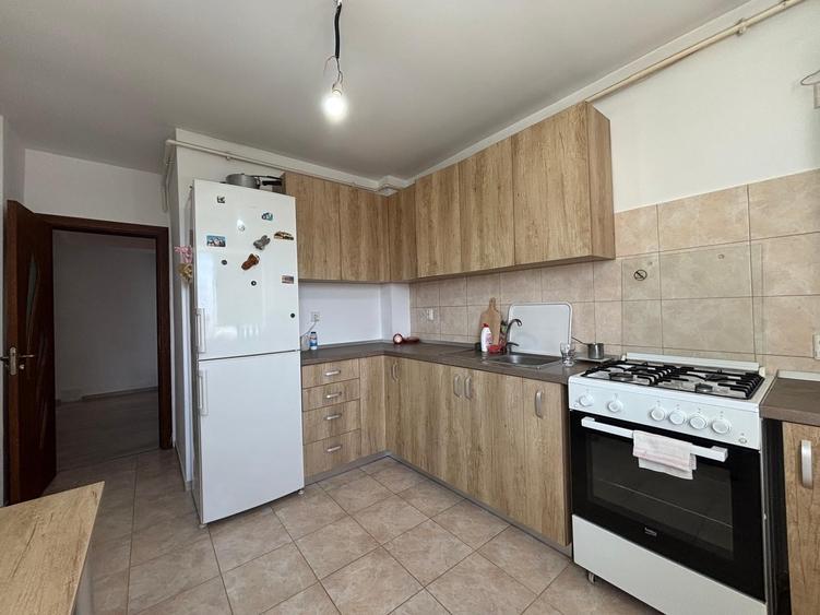 Apartament cu 3 camere decomandat în Theodor Pallady