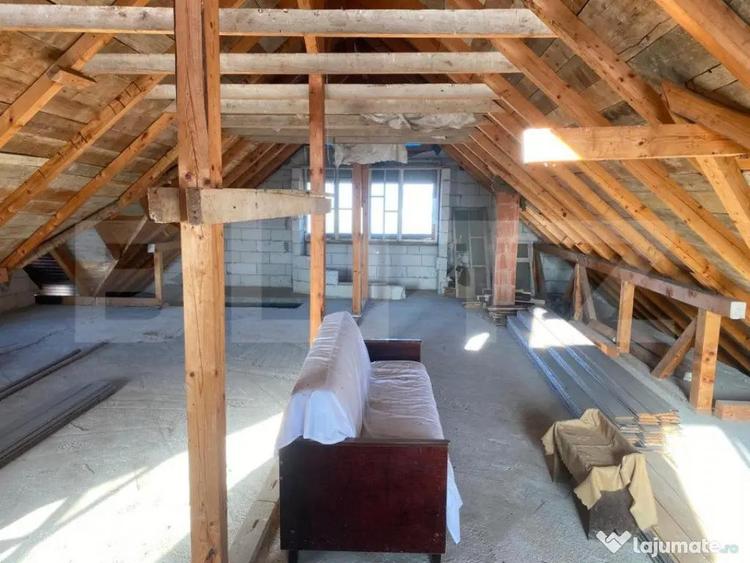 Casă cu 7 camere cu Teren 600 Mp în Central