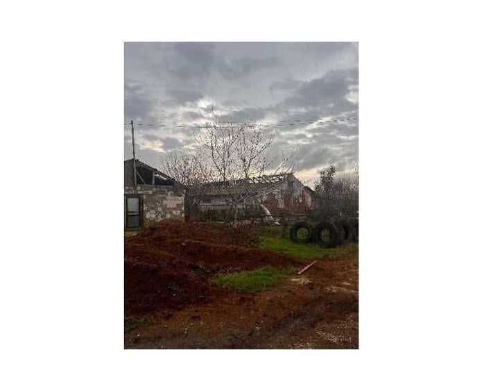 Vand teren intravilan cu Spatii agrozootehnice - 7