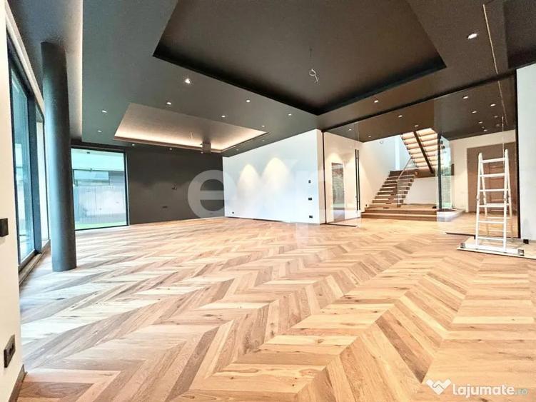Casă cu 5 camere cu Teren 700 Mp în Central