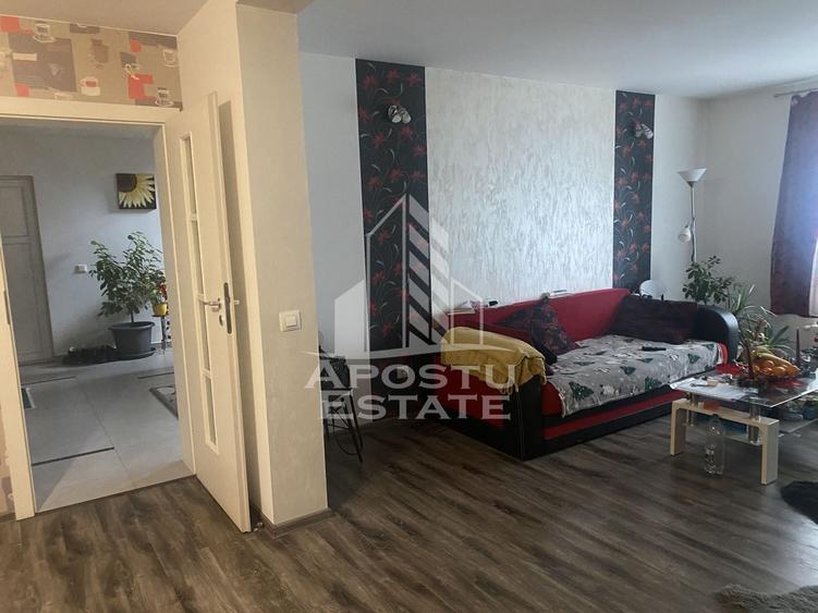 Casă individuală cu 5 camere cu Canalizare în Sacoșu Turcesc