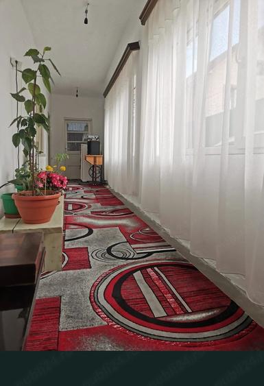 Casă cu 4 camere cu Teren 1400 Mp în Central