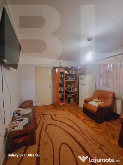 Apartament cu 3 camere semidecomandat în Central