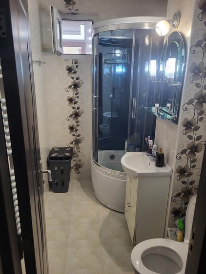 Inchiriez apartament cu 3 camere zona centrala - 2