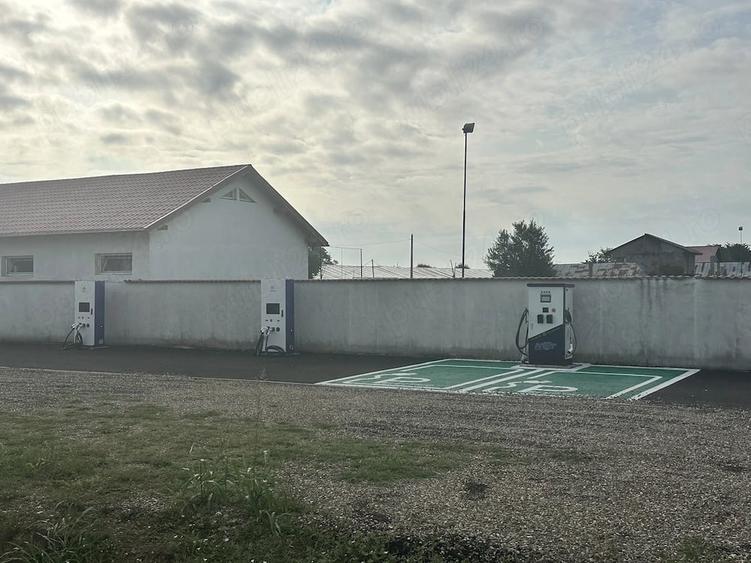 Casă cu Teren 1950 Mp în Umbrărești