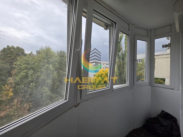 Apartament cu 3 camere semidecomandat, mobilat în Aviației