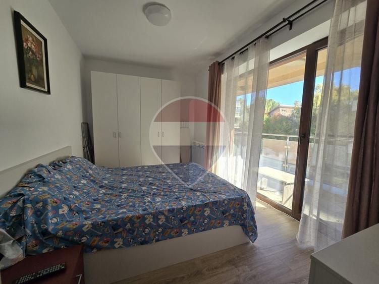 Apartament cu 3 camere semidecomandat, mobilat în Snagov