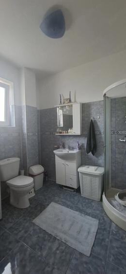 Casă cu 6 camere cu Teren 159 Mp în Andronache