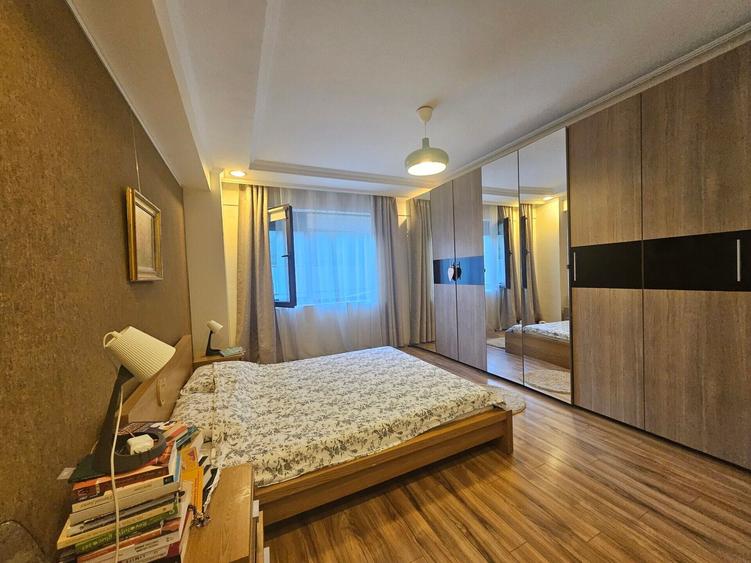 Apartament cu 3 camere decomandat, mobilat în Iancu Nicolae