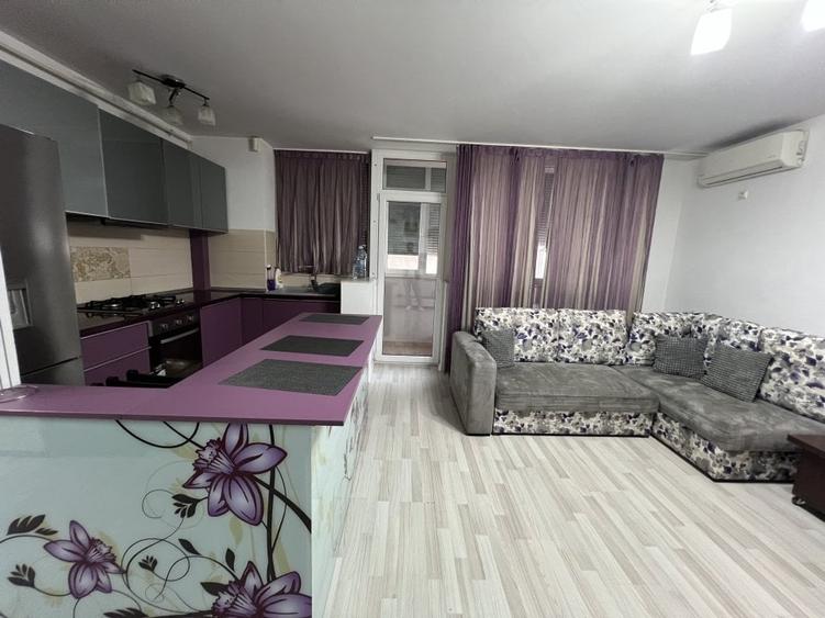 Apartament cu 2 camere decomandat, mobilat în City Park Mall