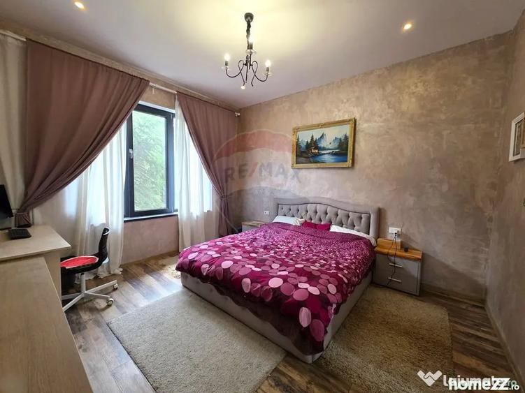 Casă cu 7 camere cu Teren 3200 Mp în Lipia