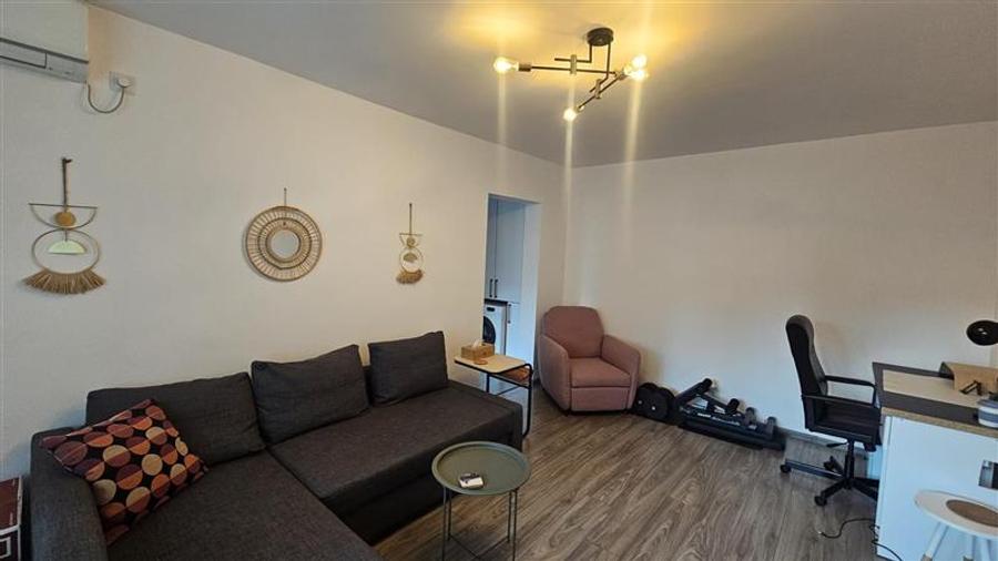 Apartament cu 2 camere semidecomandat, mobilat în Tineretului
