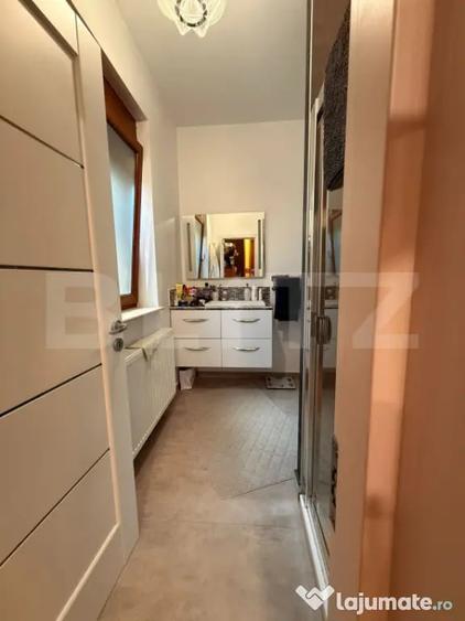 Casă cu 4 camere cu Teren 750 Mp în Central