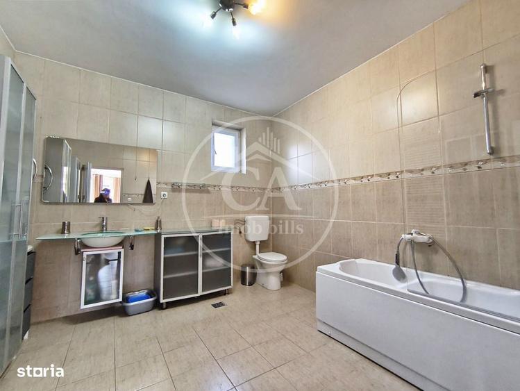 Casă cu 4 camere decomandat în Sântandrei