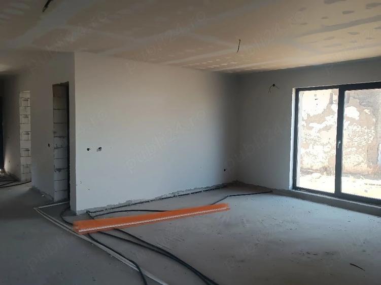 Casă cu 2 camere cu Teren 1600 Mp în Gottlob