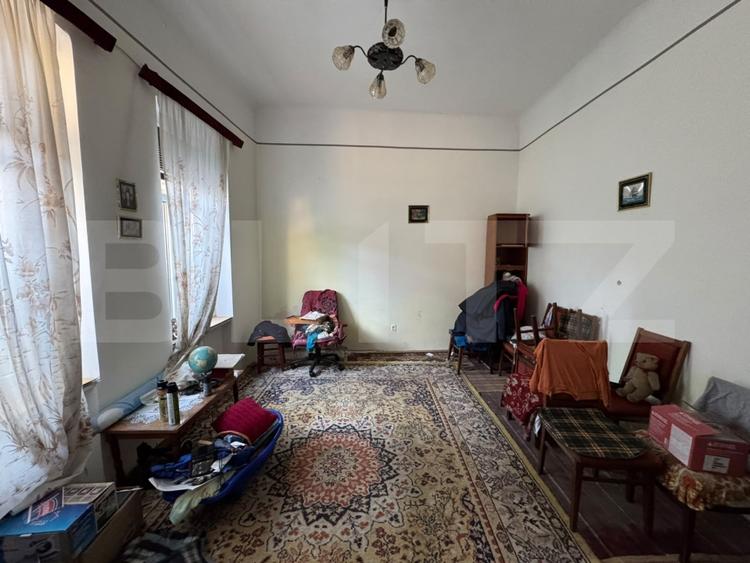 Casă 78mp cu teren 200mp, ideală pentru renovare și investiți, Zona centrală - 4