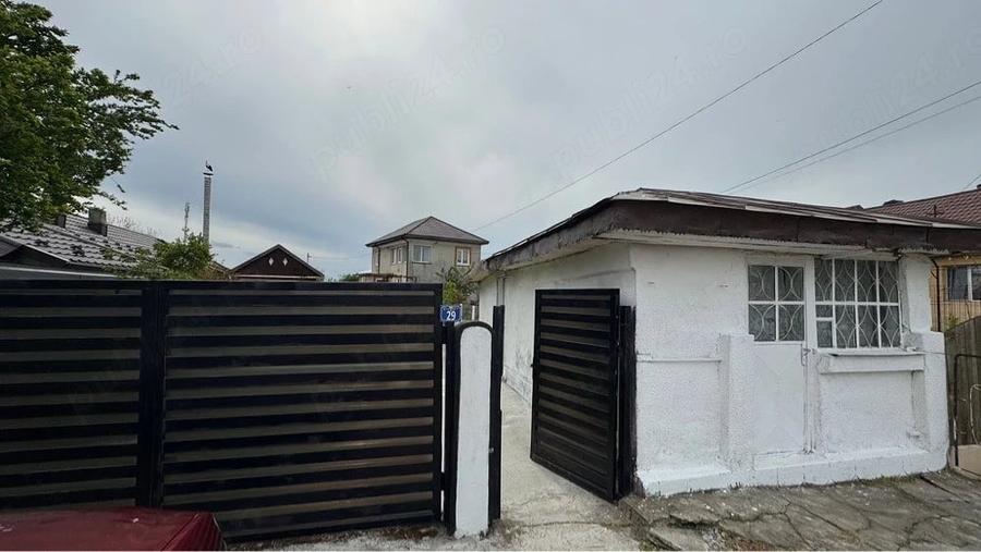 Casă cu Teren 5500 Mp în Bălteni