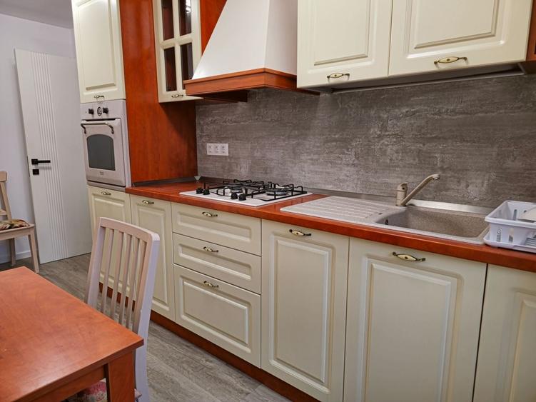 Apartament cu 2 camere decomandat, mobilat în Zorilor