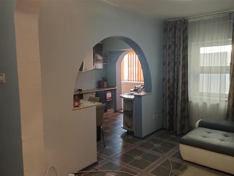 Apartament cu 4 camere decomandat, mobilat în Nord