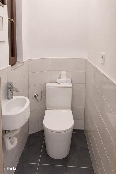 De vanzare apartament 3 camere, renovat, zona semicentrala - 1