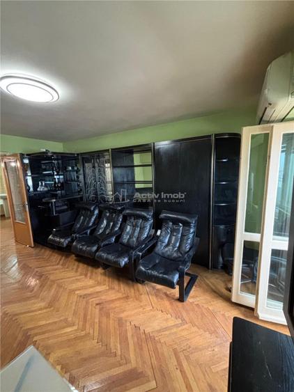 Apartament cu 3 camere decomandat în Decebal