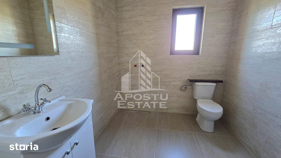 Casă cu 5 camere cu Teren 350 Mp în Ghiroda