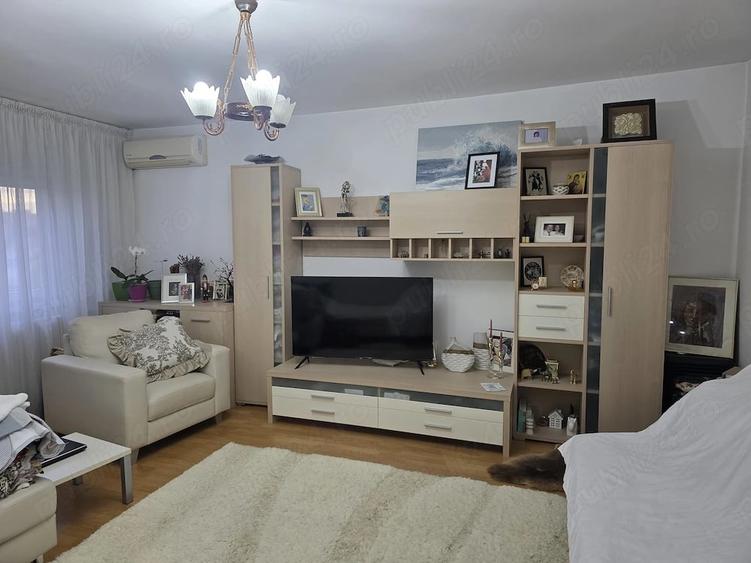 Apartament cu 2 camere decomandat în Lacul Morii