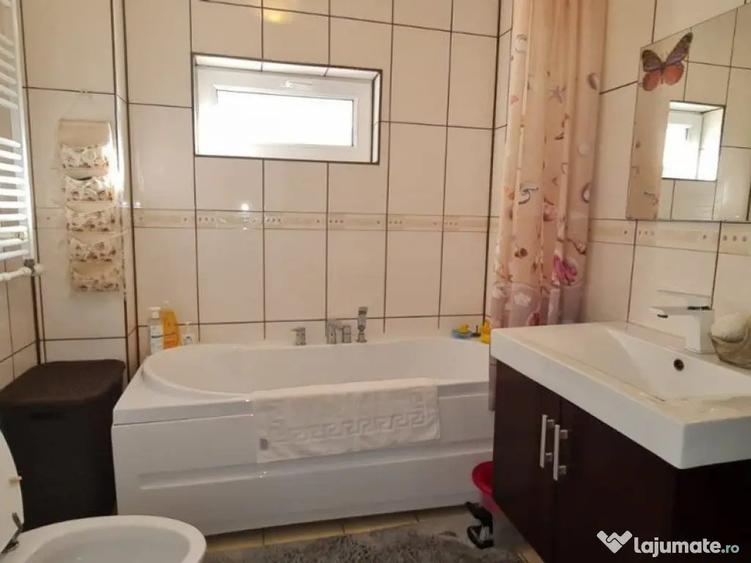 Casă cu 4 camere cu Canalizare în Siderurgiștilor